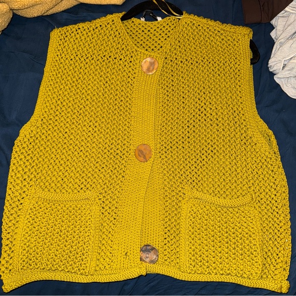 Zara Pistachio Chunky Knit Button-Up Vest - Picture 2 of 6